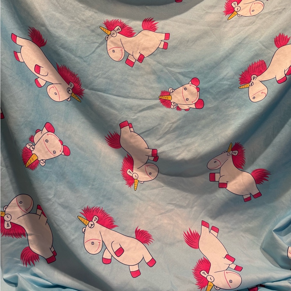 Despicable Me Fluffy Unicorn Kids twin sheet Set - fitted, flat, and pillowcase - Picture 6 of 10